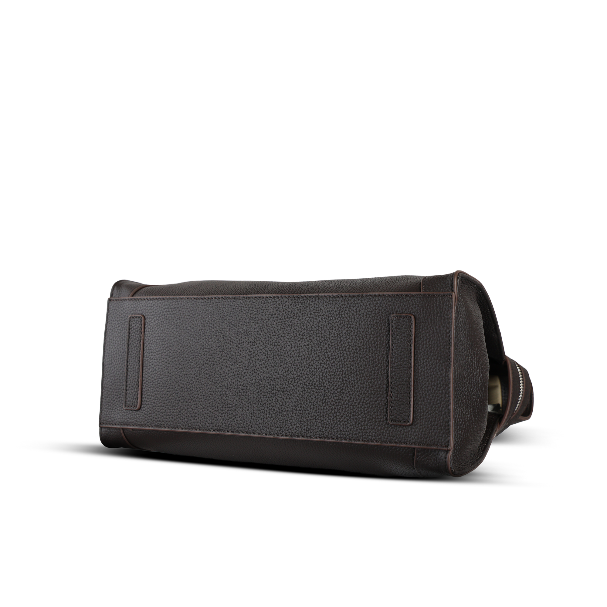 شنطة يد 3900 ق.ب