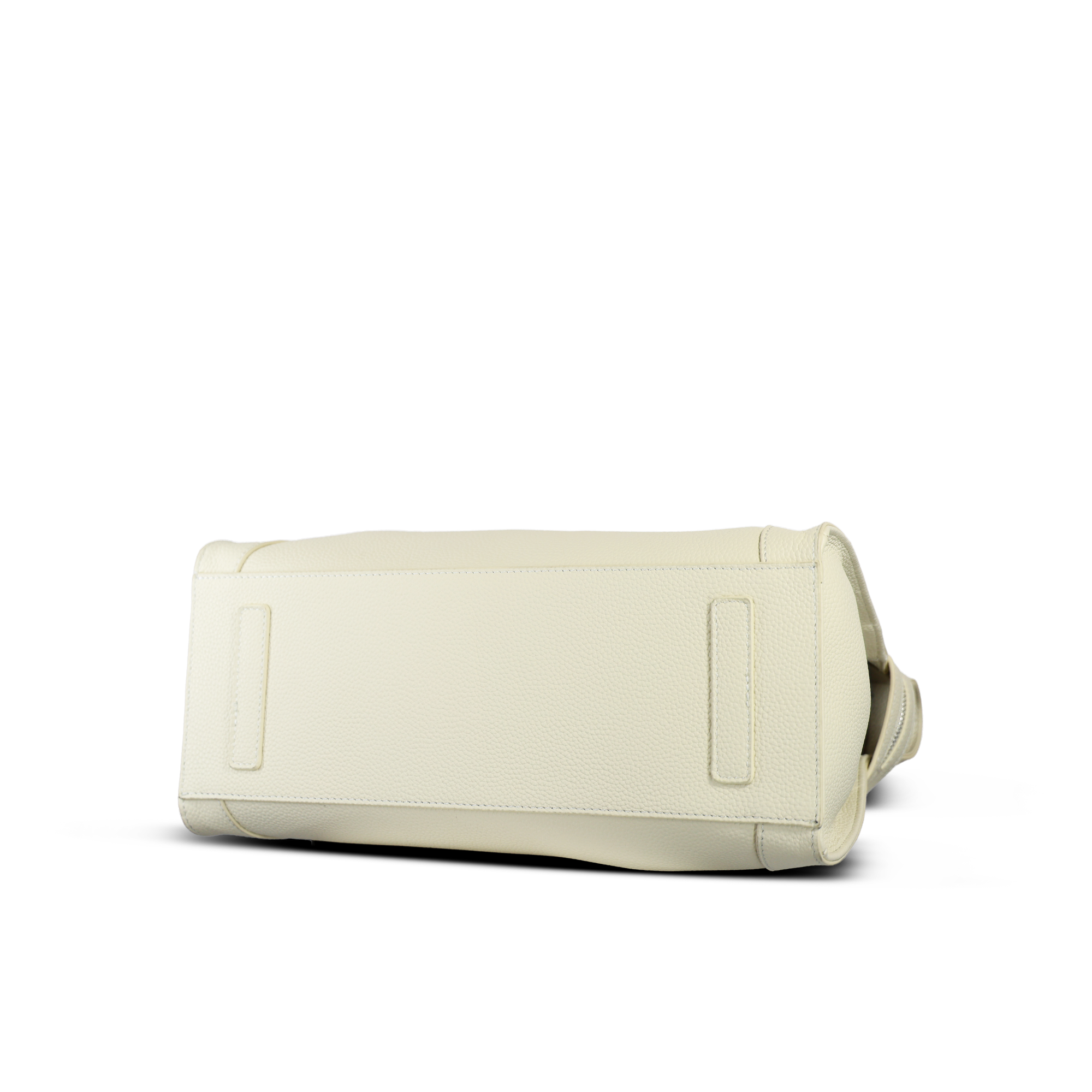 شنطة يد 3900 ق.ب